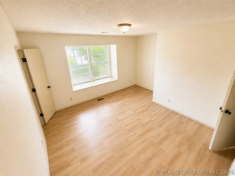 13801 E 33rd Pl — Photo 7