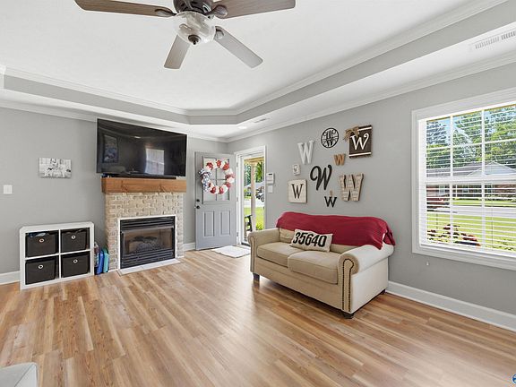 5th image of 1005 Clint Dr SE