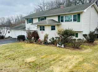 10 Sears Rd, Monroe, NY 10950