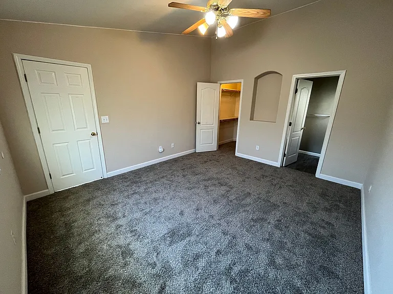 1737 W Median Ave — Photo 9