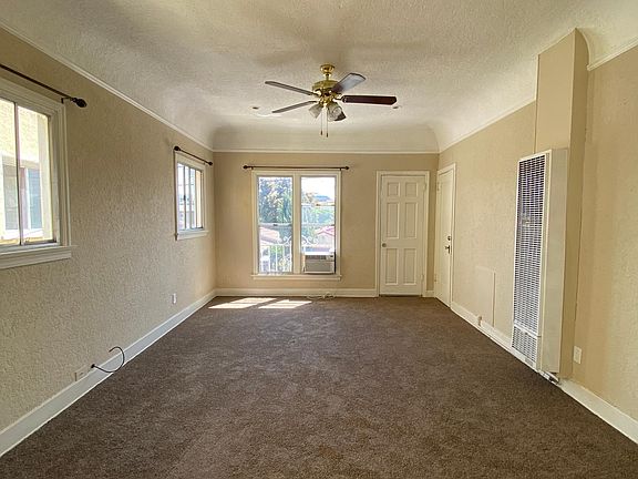 5th image of 3919 Walton Ave
