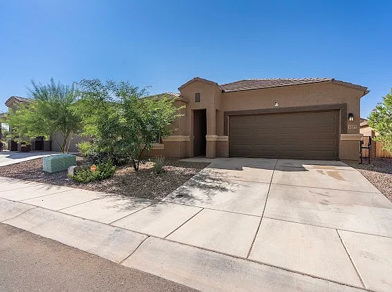 4 bed, 1701 sqft, $2,600 — Photo 1