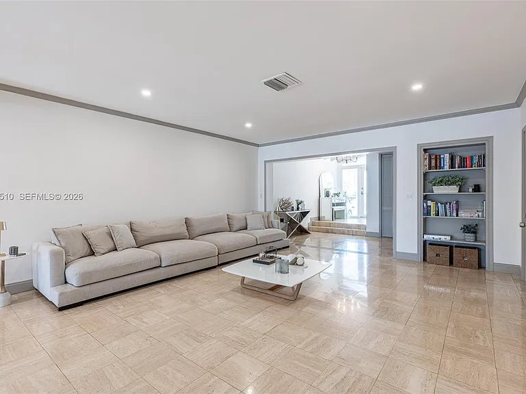 1430 Stillwater Dr — Photo 7