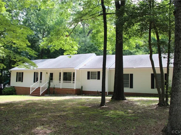 909 Rasmussen Dr, Sandston, VA 23150