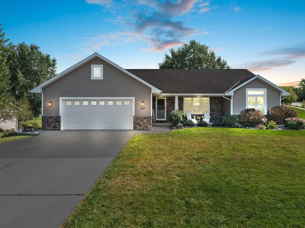 2439 Oak Ridge Cir, De Pere, WI 54115