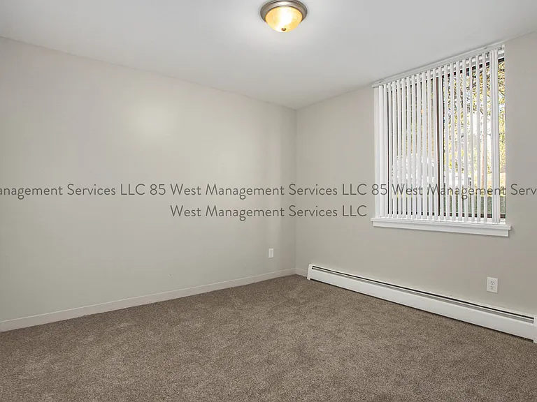 120 Leonard St NE #12 — Photo 3