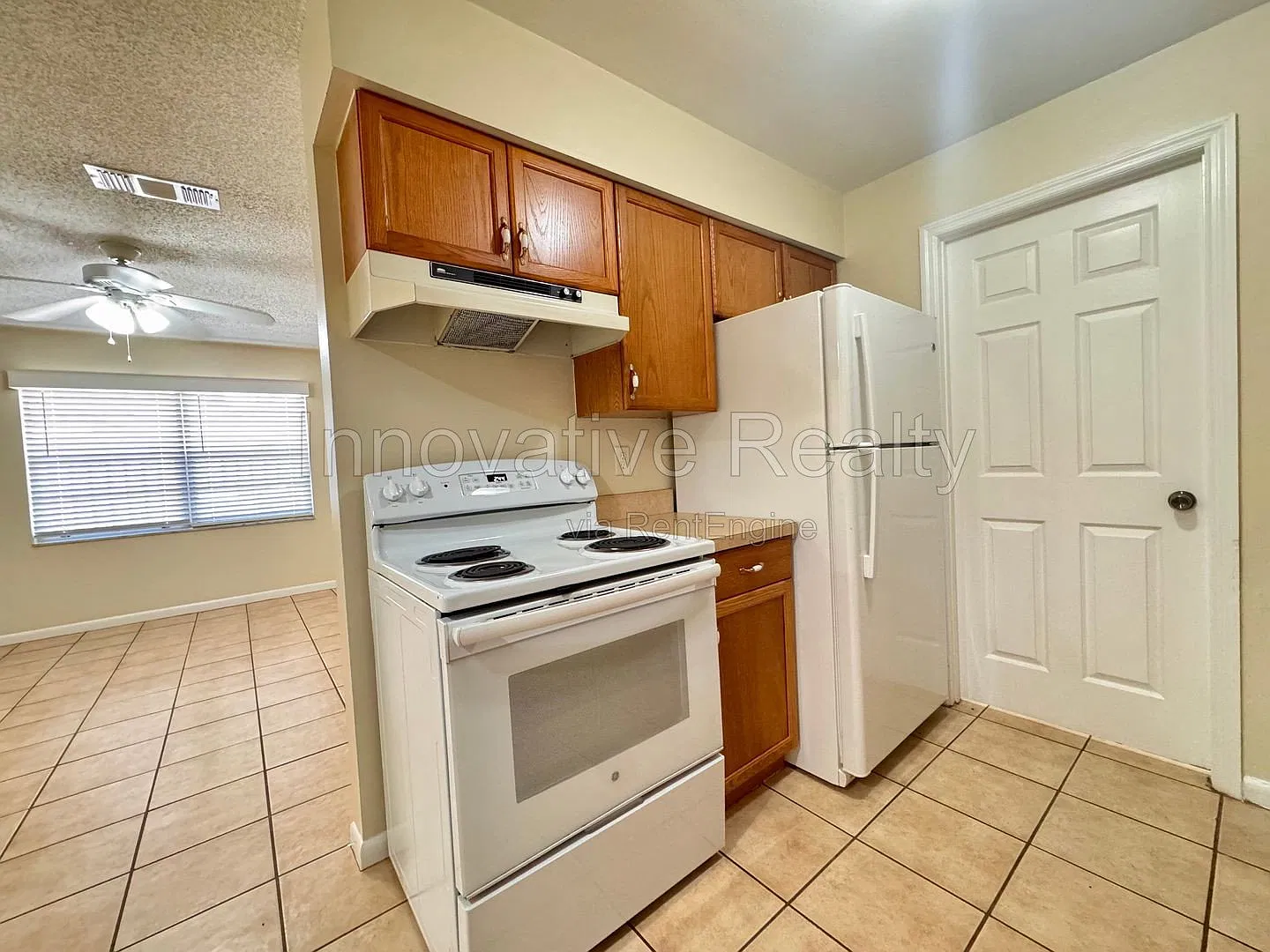 2 bed, 1.0 bath, 800 sqft, $1,550 — Photo 3