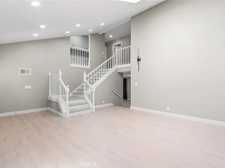 24746 Scott Ln — Photo 3