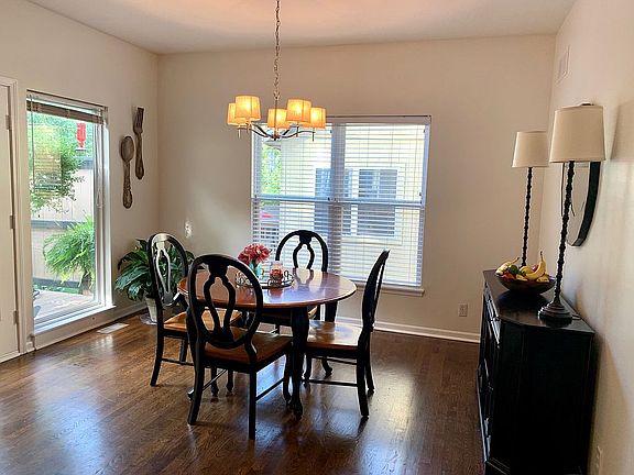 5th image of 1060 Redwood Ln