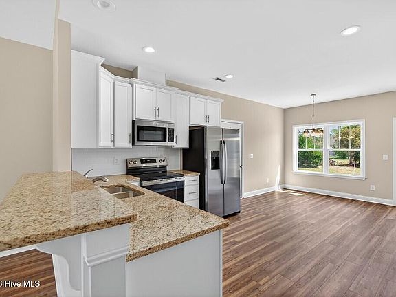 5th image of 145 Golden Rod Lane