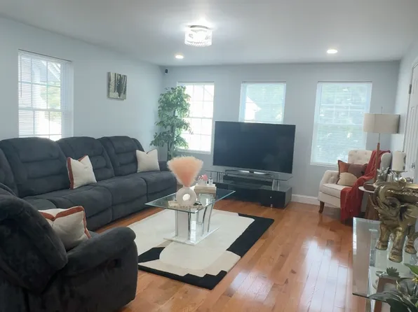 23 Concannon St #1, Providence, RI 02904