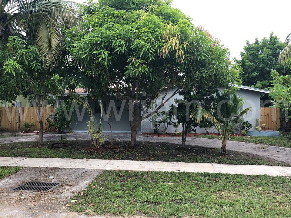 1st image of 2930 NW 44th Ter