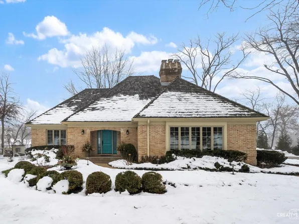 33W234 Brewster Creek Cir, Wayne, IL 60184