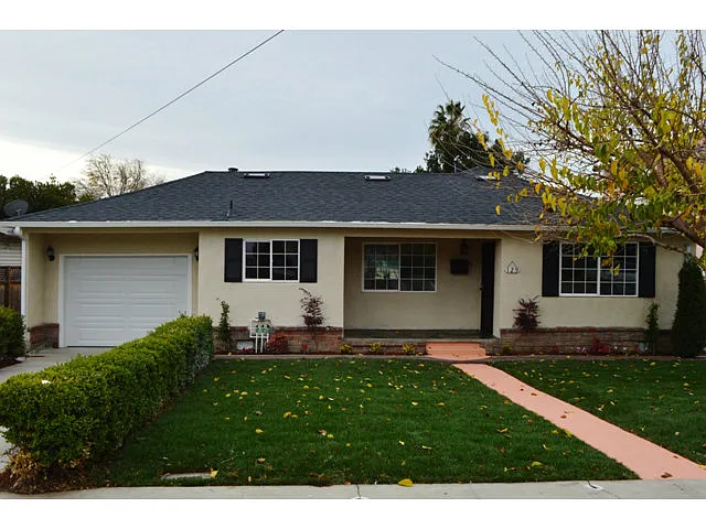 129 Clareview Ave photo 1