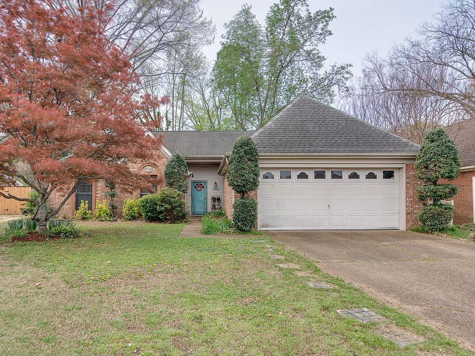 1st image of 765 Pecan Gardens Cir W