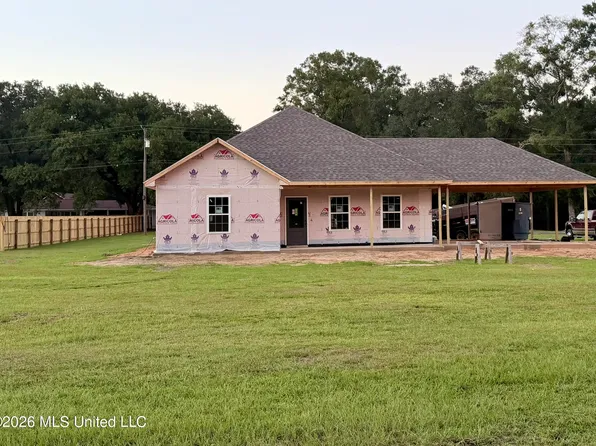 6715 Caraway Rd, Moss Point, MS 39562