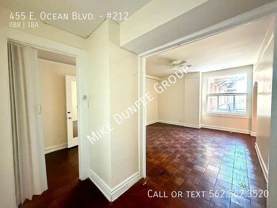Downtown Long Beach Studio Featuring Walk-in Closet — Photo 3