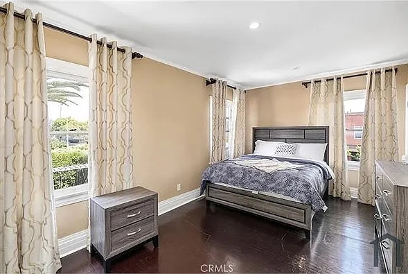 2754 Kenwood Ave — Photo 20