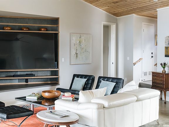 5th image of 228 Forest Ridge Way