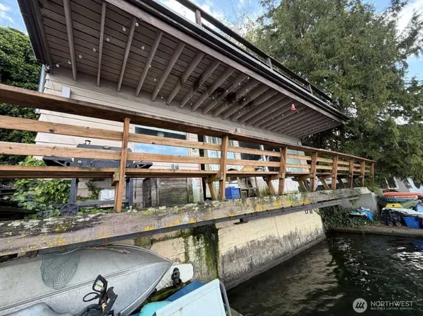 9832 Rainier Avenue S, Seattle, WA 98118
