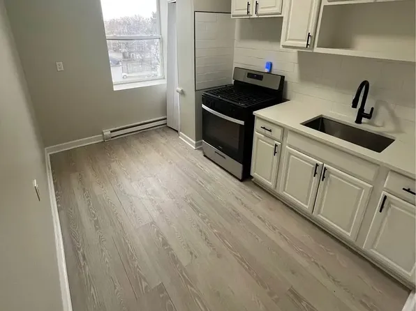 148 Palm St #8A, Newark, NJ 07106