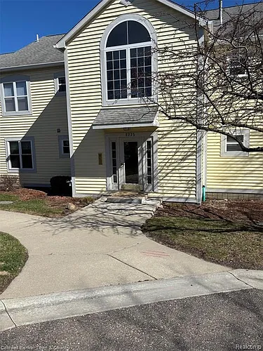 2225 S Huron Pkwy #2 Photo 1
