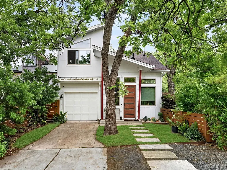 2601 Willow St #B — Photo 1