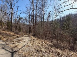 7041 State Route 1092, Flatgap, KY 41219