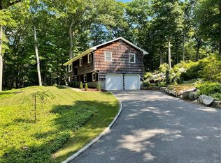 31 Sleepy Hollow Rd, Ridgefield, CT 06877