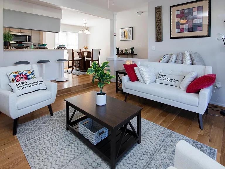 212 W 10th St #17 — Photo 3