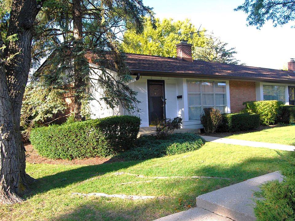 1st image of 297 Crestwood Vlg