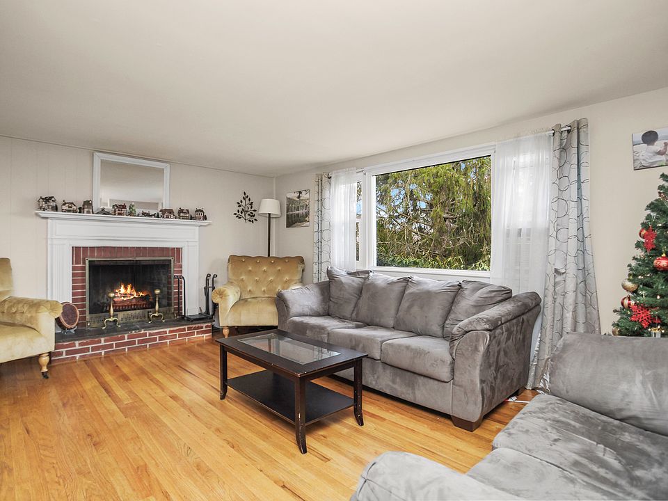 23 Cornwall Rd Norwalk CT-print-010-011-009-4200x2800-300dpi.jpg