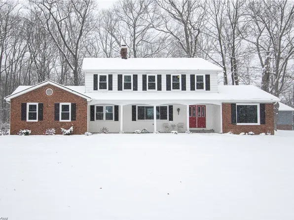 10195 Whitewood Rd, Brecksville, OH 44141