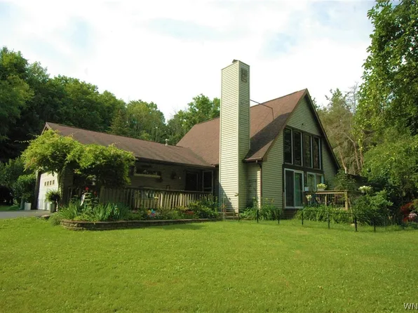 8580 Seven Springs Rd, Batavia, NY 14020