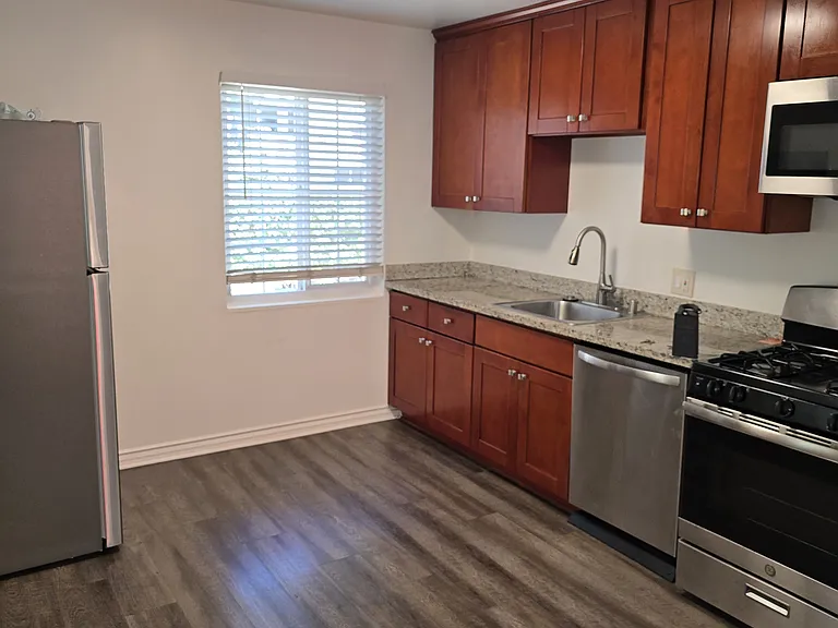 2405 F St #4 — Photo 1