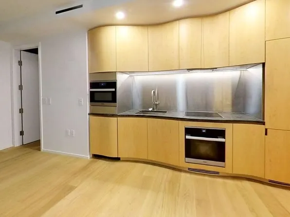 1568 Alberni St #9XX, Vancouver, BC V6G 0E3