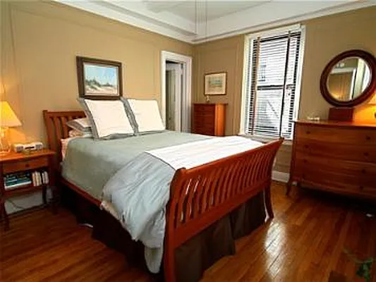 Sold by Corcoran | media 14