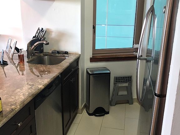 5th image of 235 E 40th St APT 22C