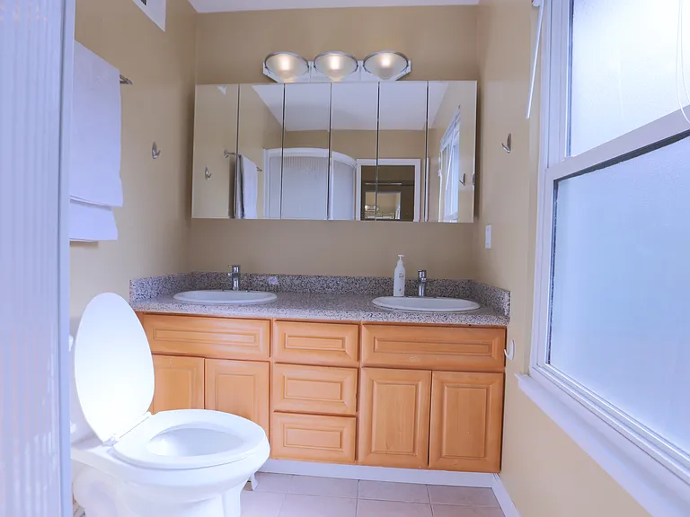 277 Los Palmos Way — Photo 8