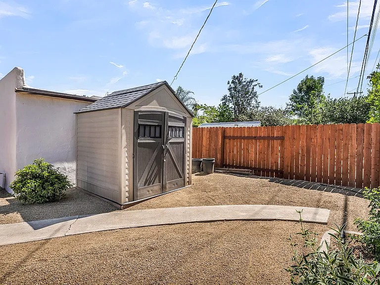 4654 Merrill Ave — Photo 34