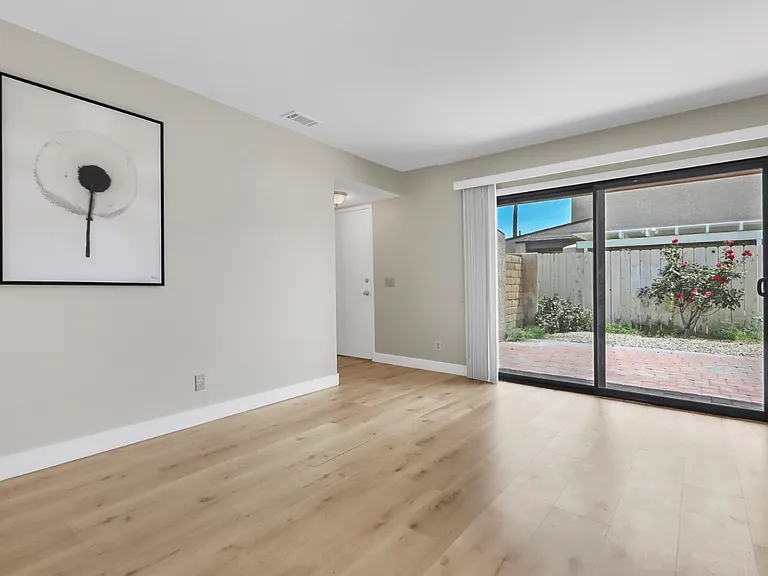 74237 Catalina Way — Photo 4