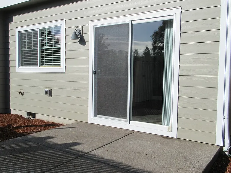 Large Duplex in South Salem! — Photo 22