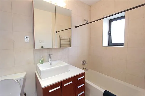 Rented by Platinvm Property Group New York | media 30