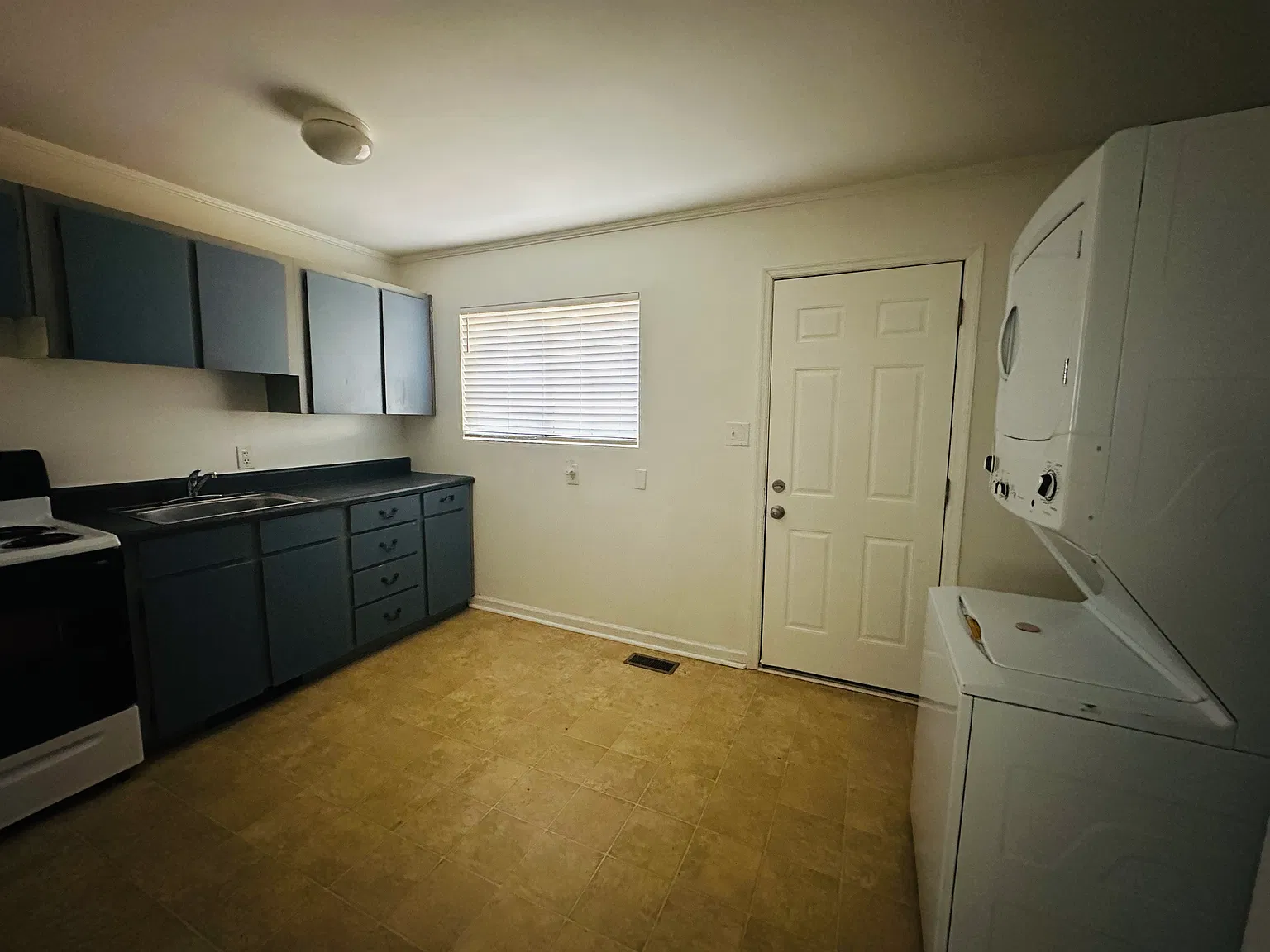 1 bed, 750 sqft, $950 — Photo 2
