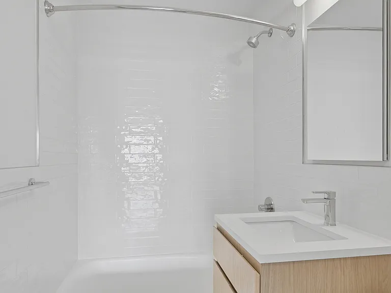 501 E 87th St #SIXTEENF — Photo 11