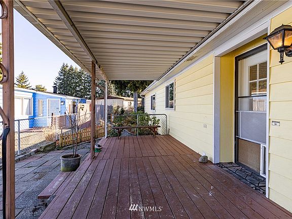 5th image of 5512 Chelan Ln SE