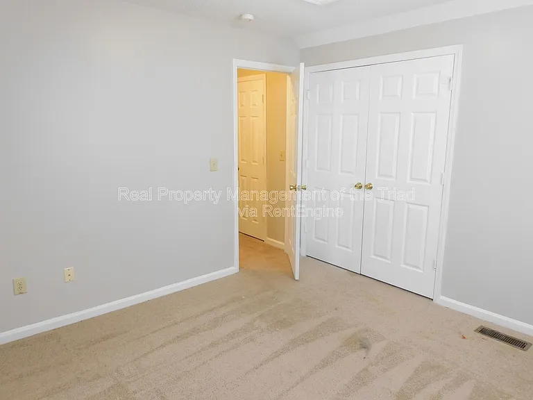 1805 Cody Ave — Photo 15