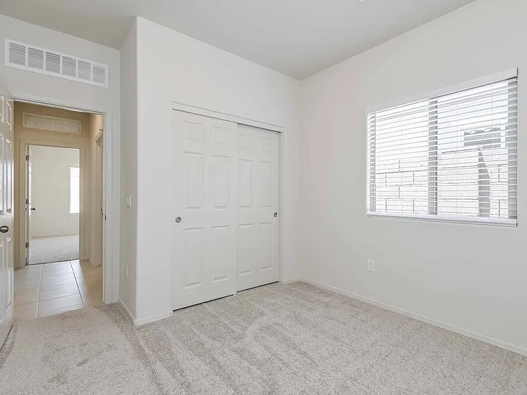 836 W Calle Falerno — Photo 15