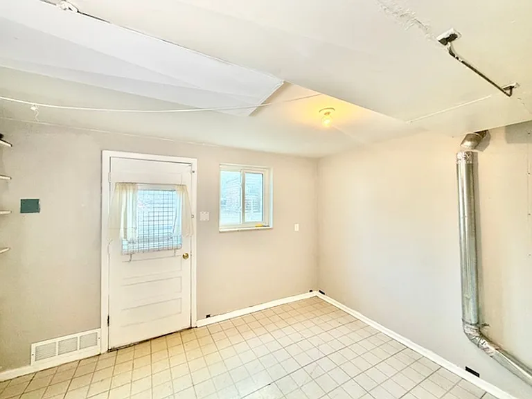 387 S Queen Cir — Photo 19