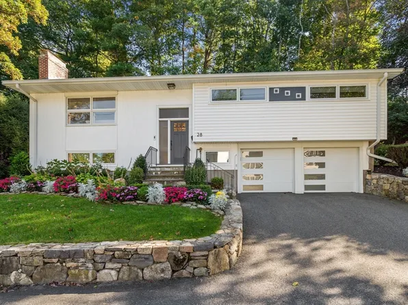28 Woodbine Cir, Needham, MA 02494